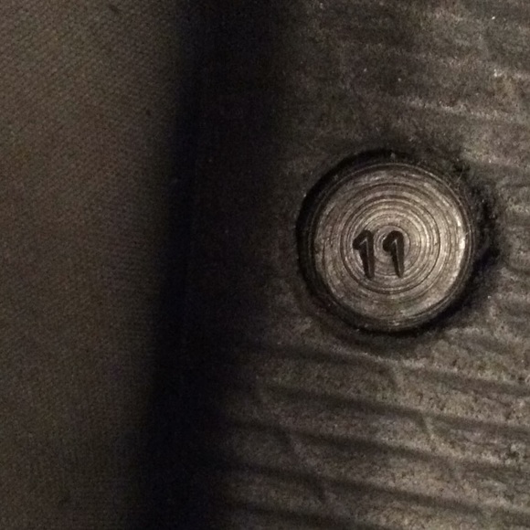 Men Flip Flops Size 11 - Picture 2 of 4